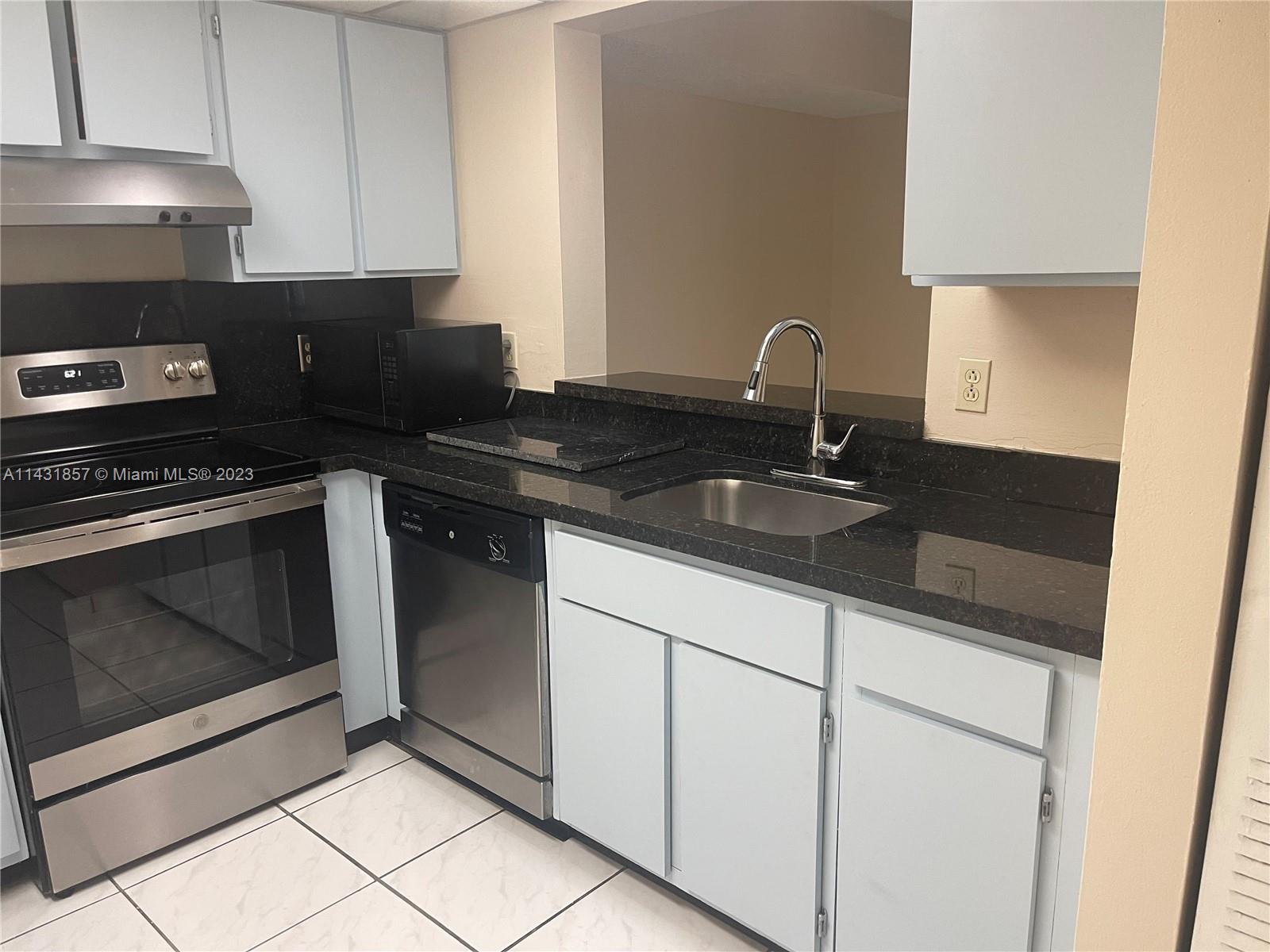 INTERNATIONAL TOWERS CONDO - Residential Lease