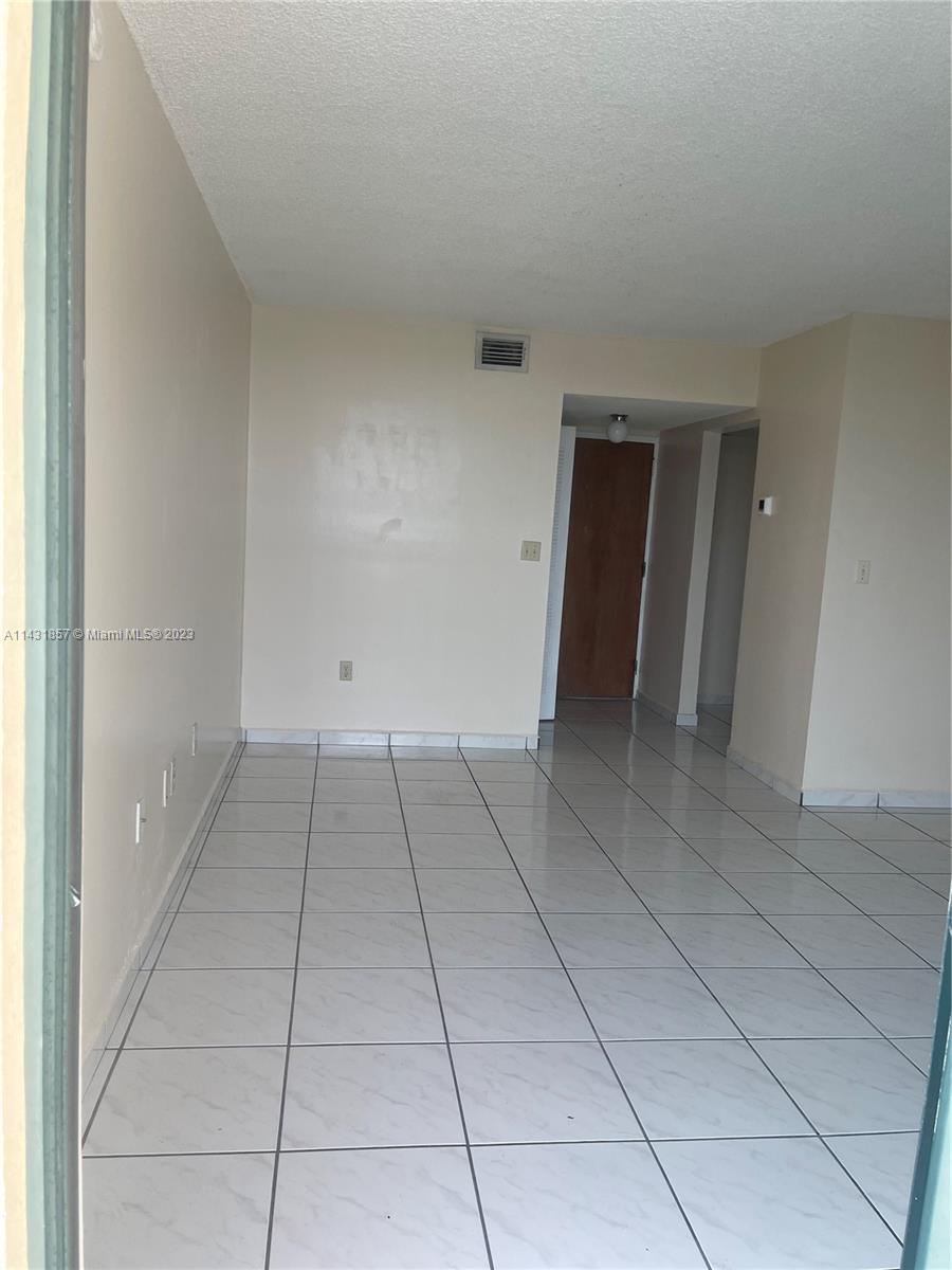 INTERNATIONAL TOWERS CONDO - Residential Lease
