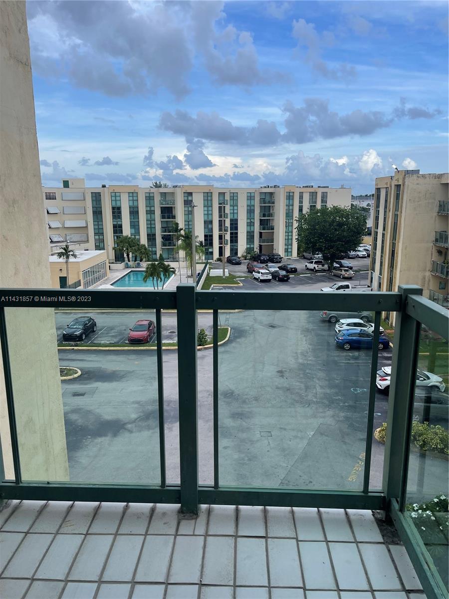 INTERNATIONAL TOWERS CONDO - Residential Lease