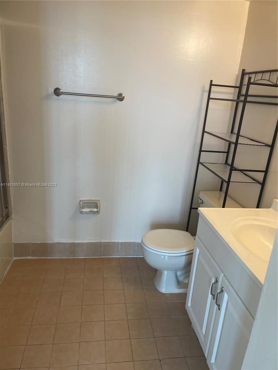 INTERNATIONAL TOWERS CONDO - Residential Lease