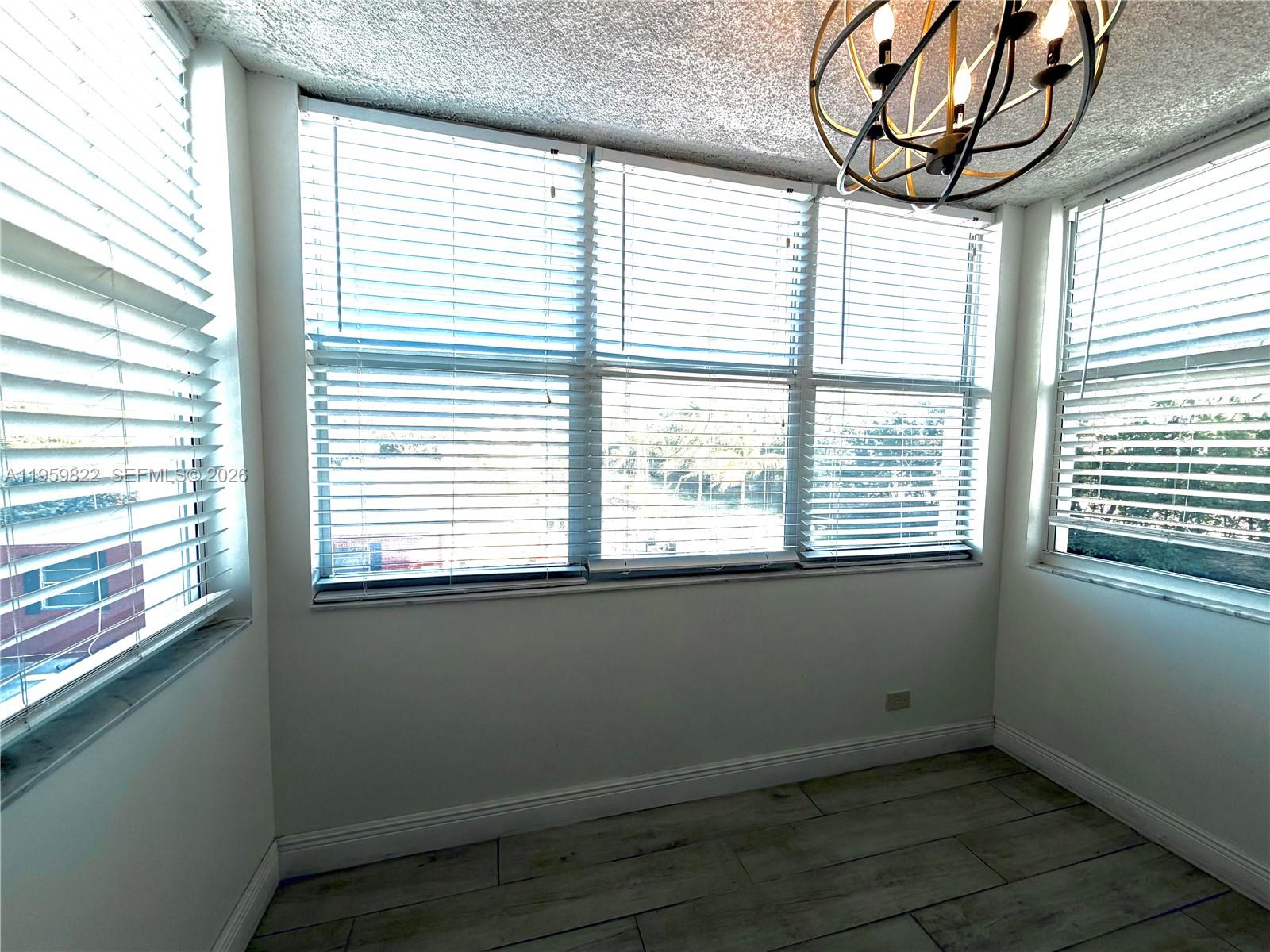 EASTERN SHORES WHITE HOUS - Residential