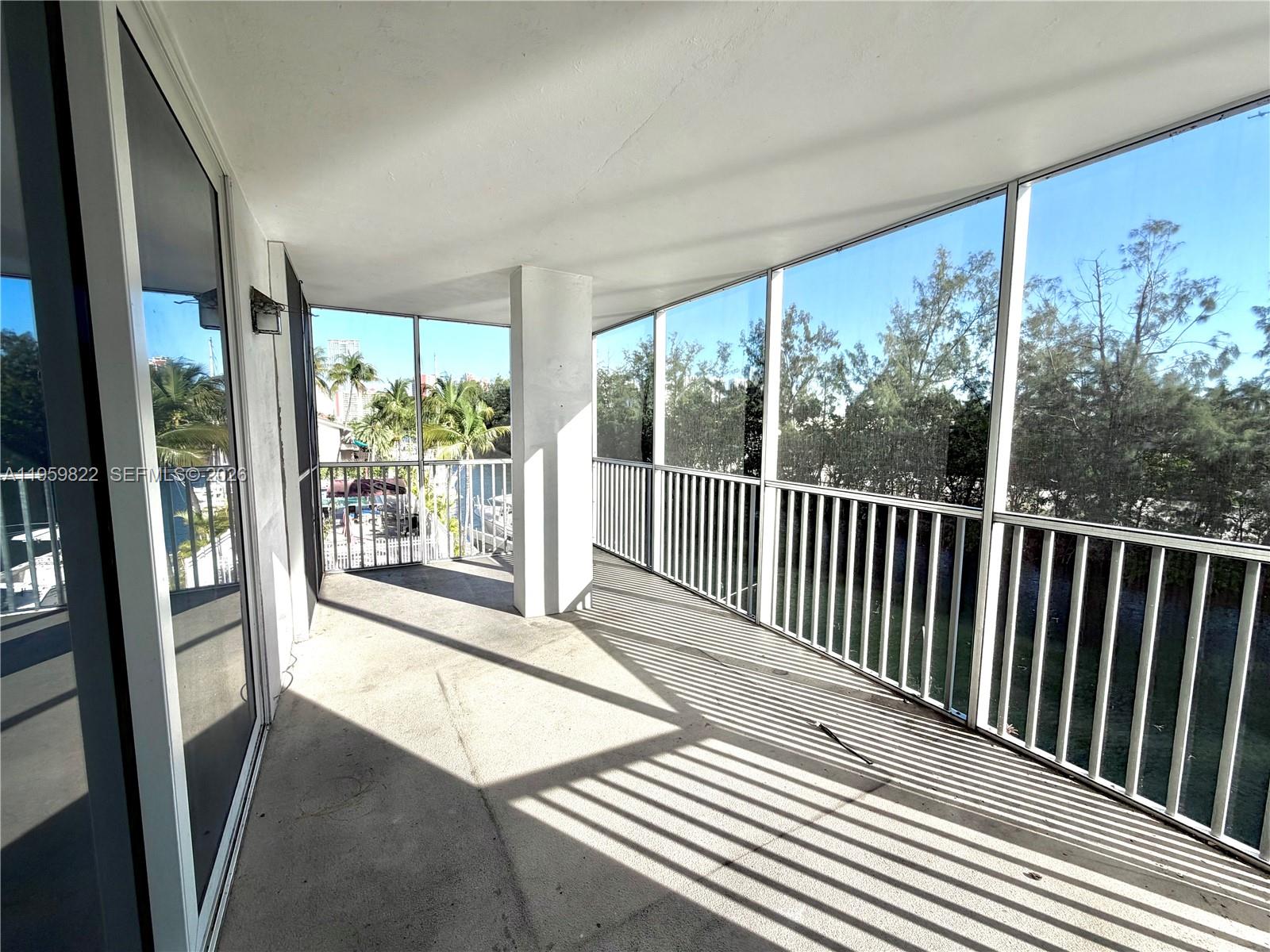 EASTERN SHORES WHITE HOUS - Residential