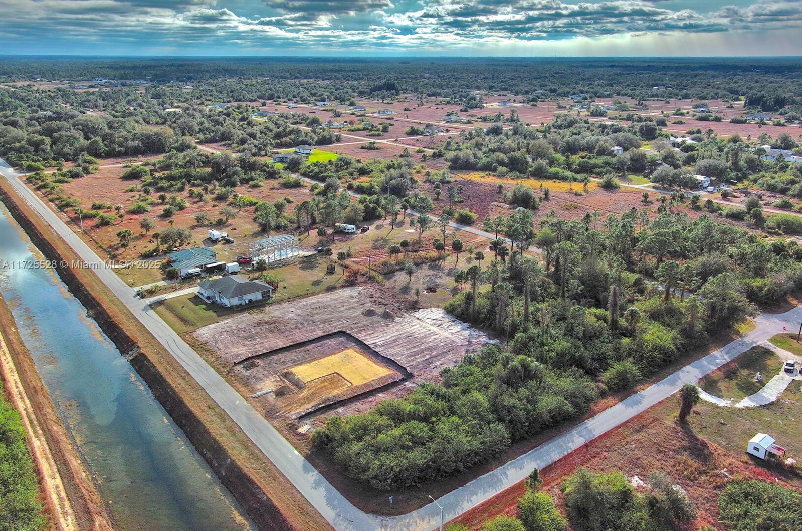 LEHIGH ACRES - Land