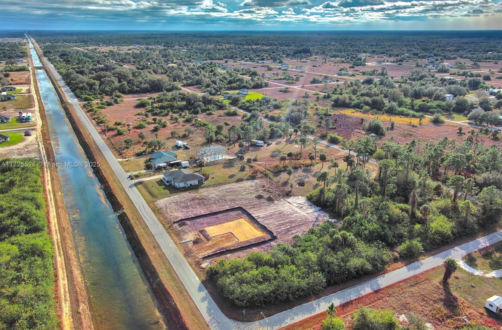 LEHIGH ACRES - Land