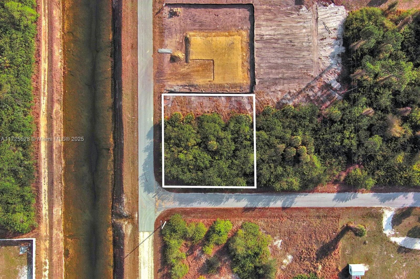 LEHIGH ACRES - Land