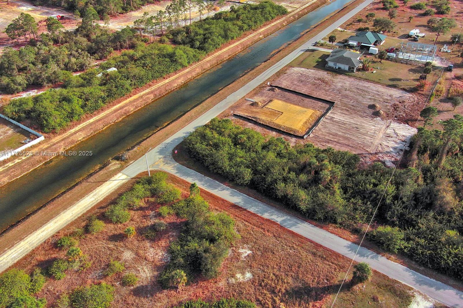LEHIGH ACRES - Land