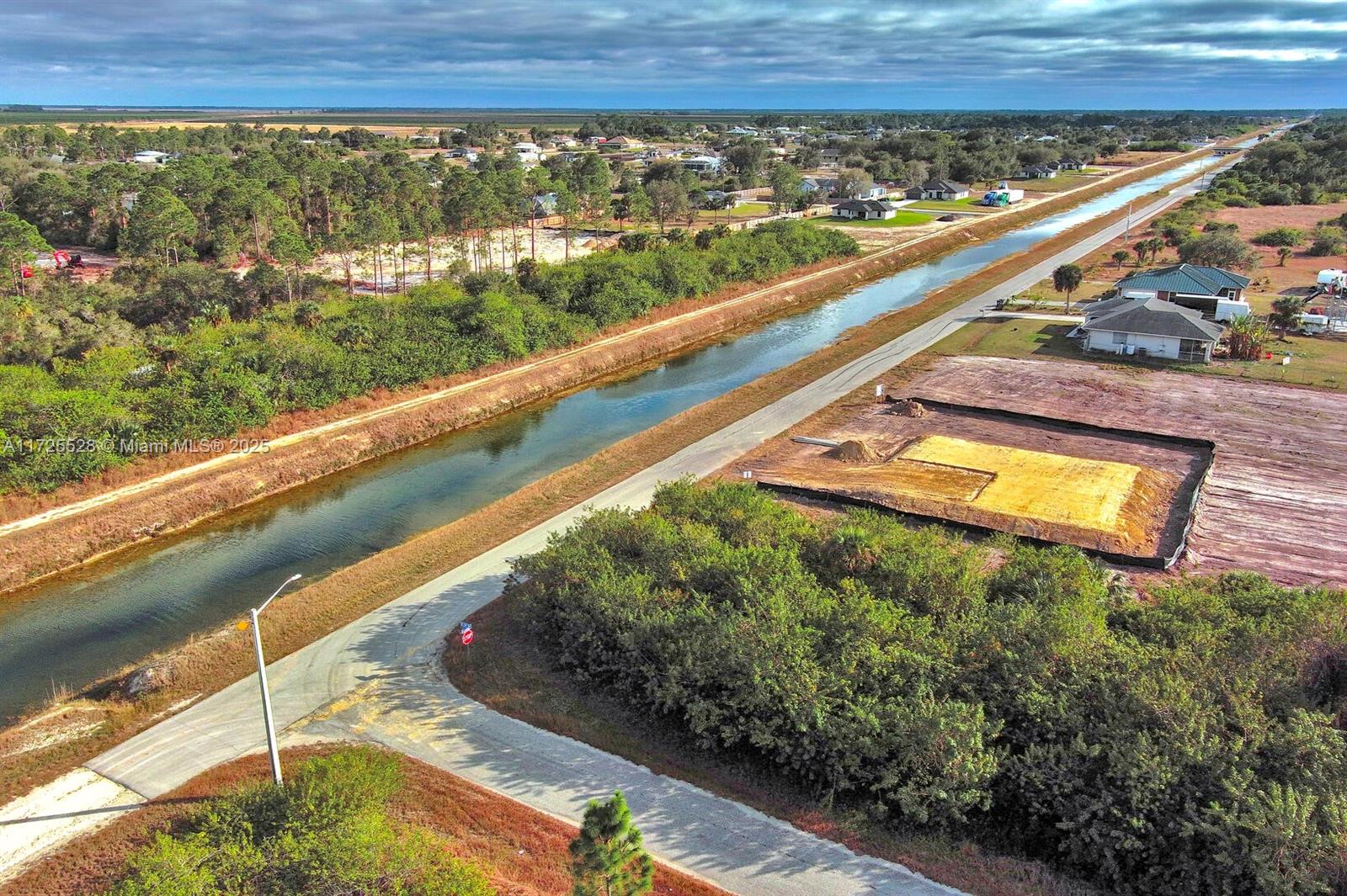 LEHIGH ACRES - Land