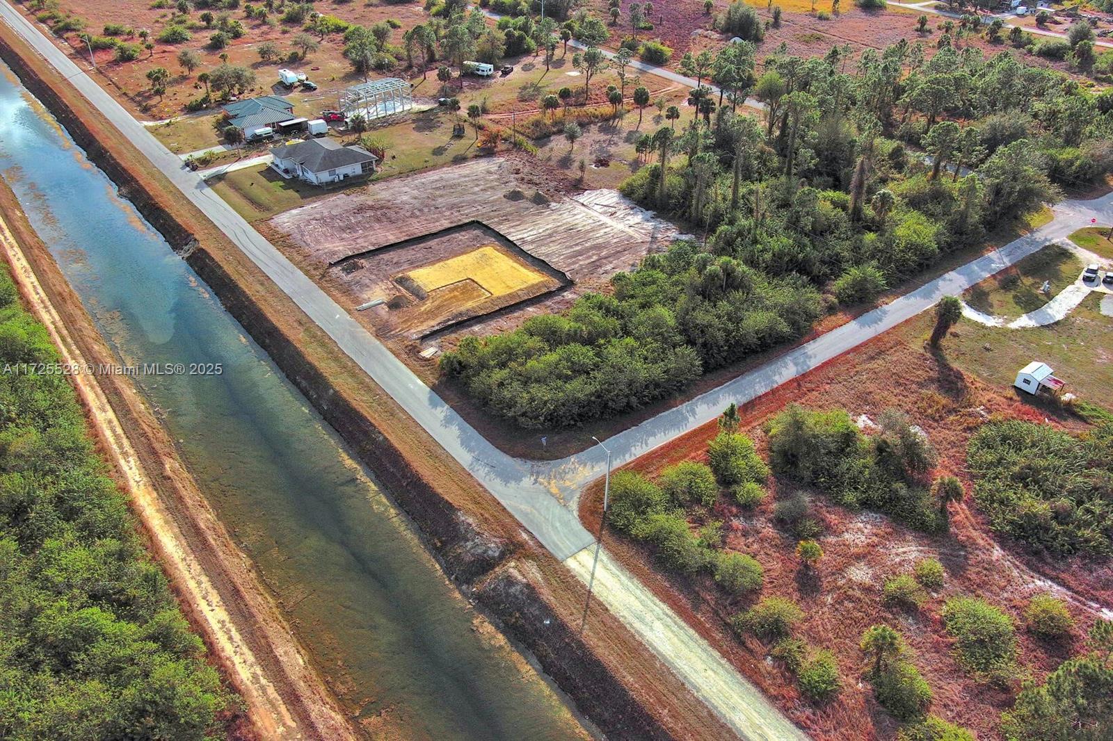LEHIGH ACRES - Land