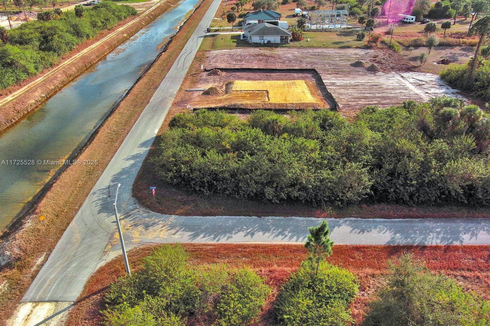 LEHIGH ACRES - Land