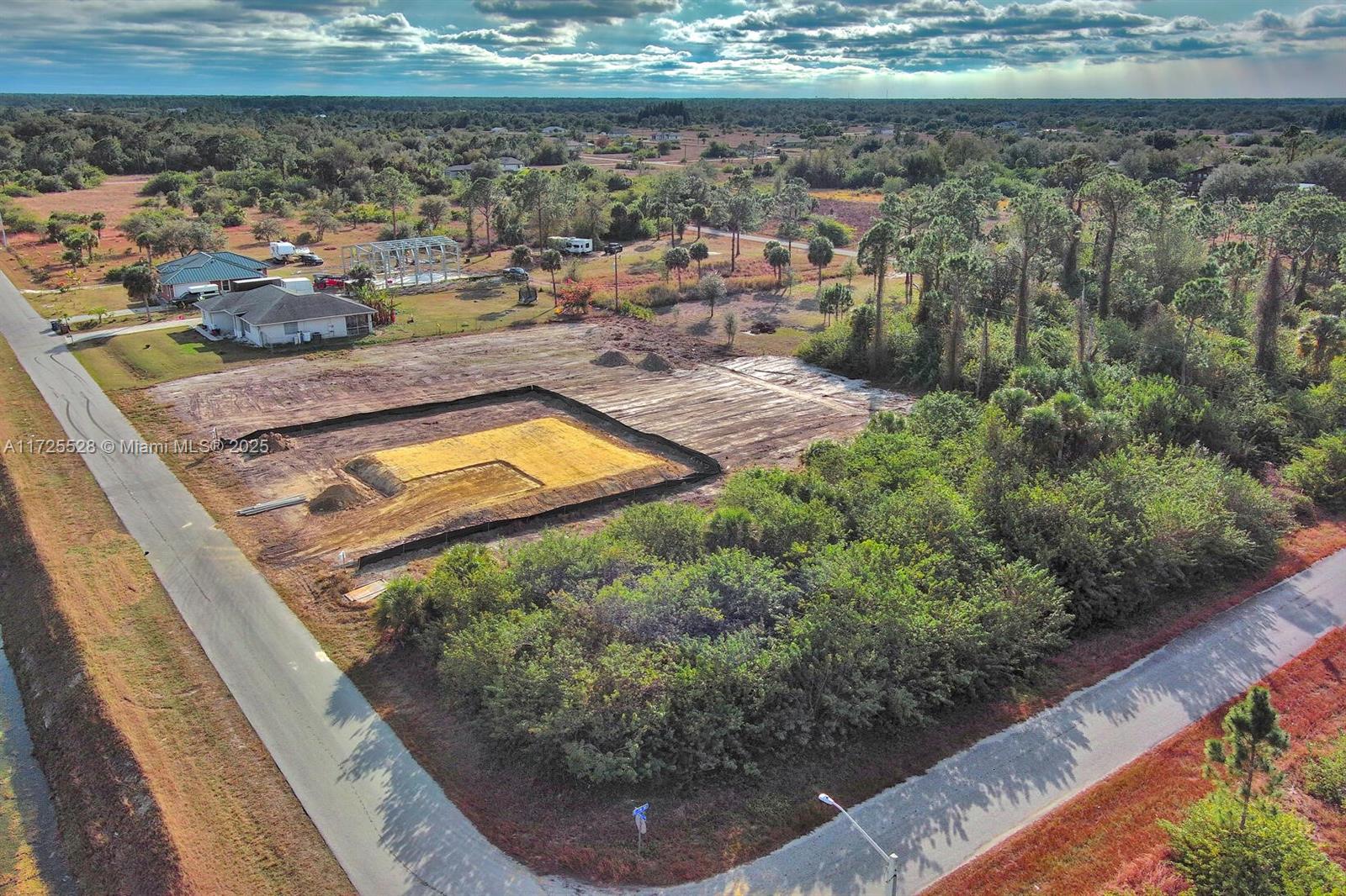LEHIGH ACRES - Land