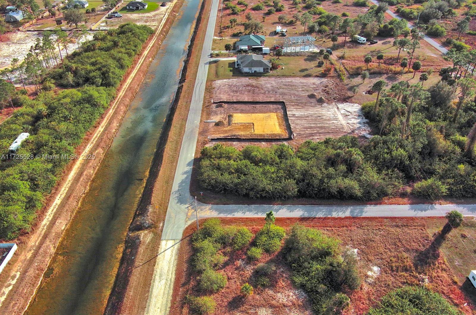 LEHIGH ACRES - Land