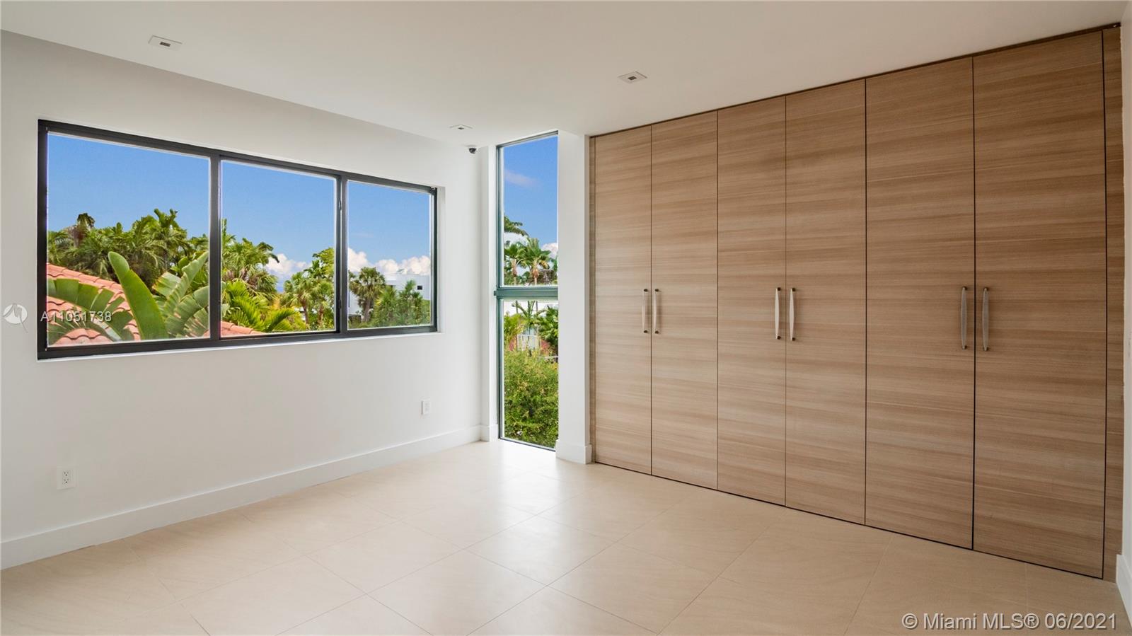 BAY HARBOR ISLAND - Residential