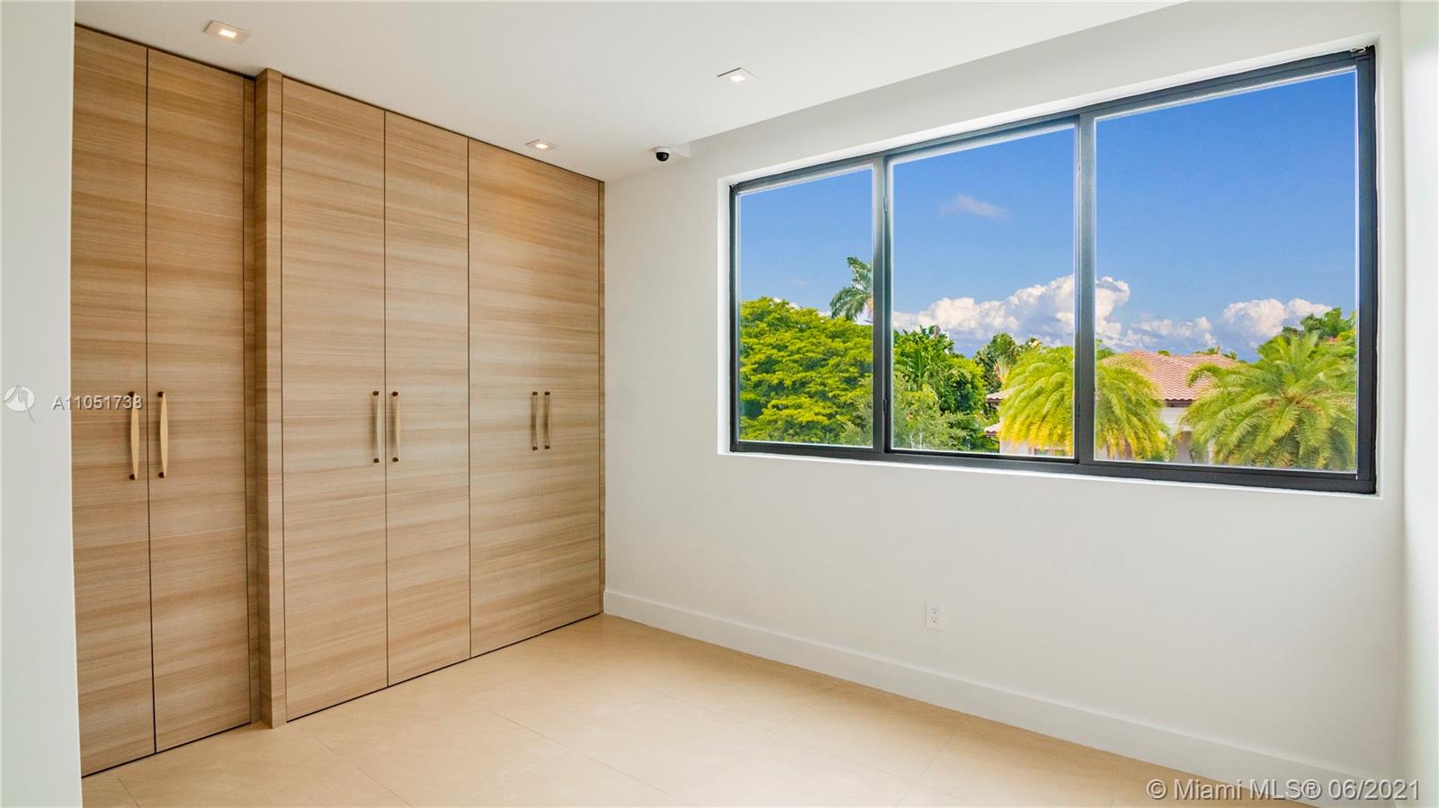 BAY HARBOR ISLAND - Residential