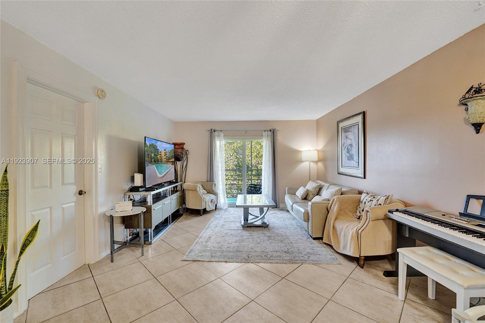 OAKS CONDO - Residential
