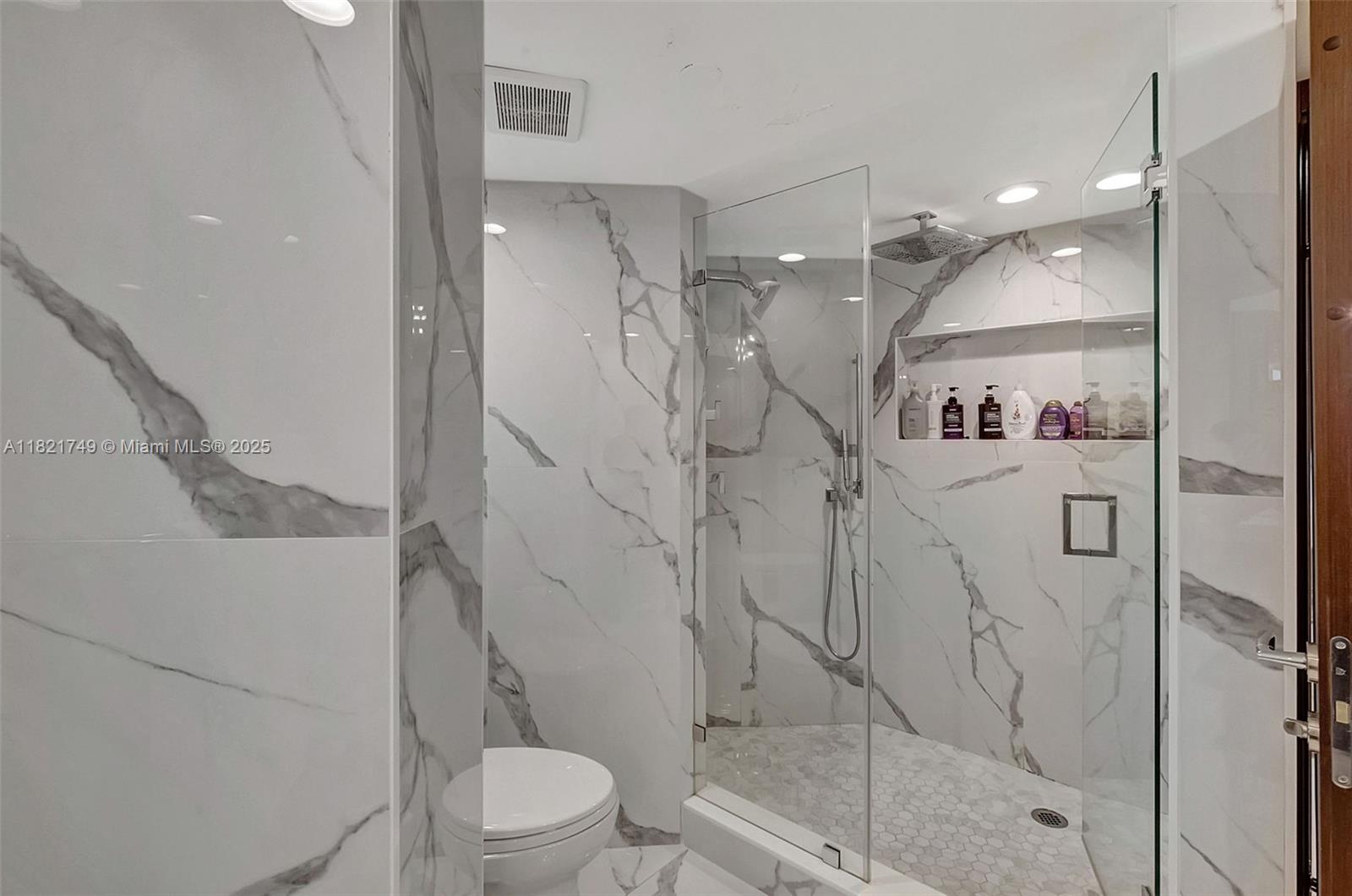 OCEANIA I CONDO - Residential