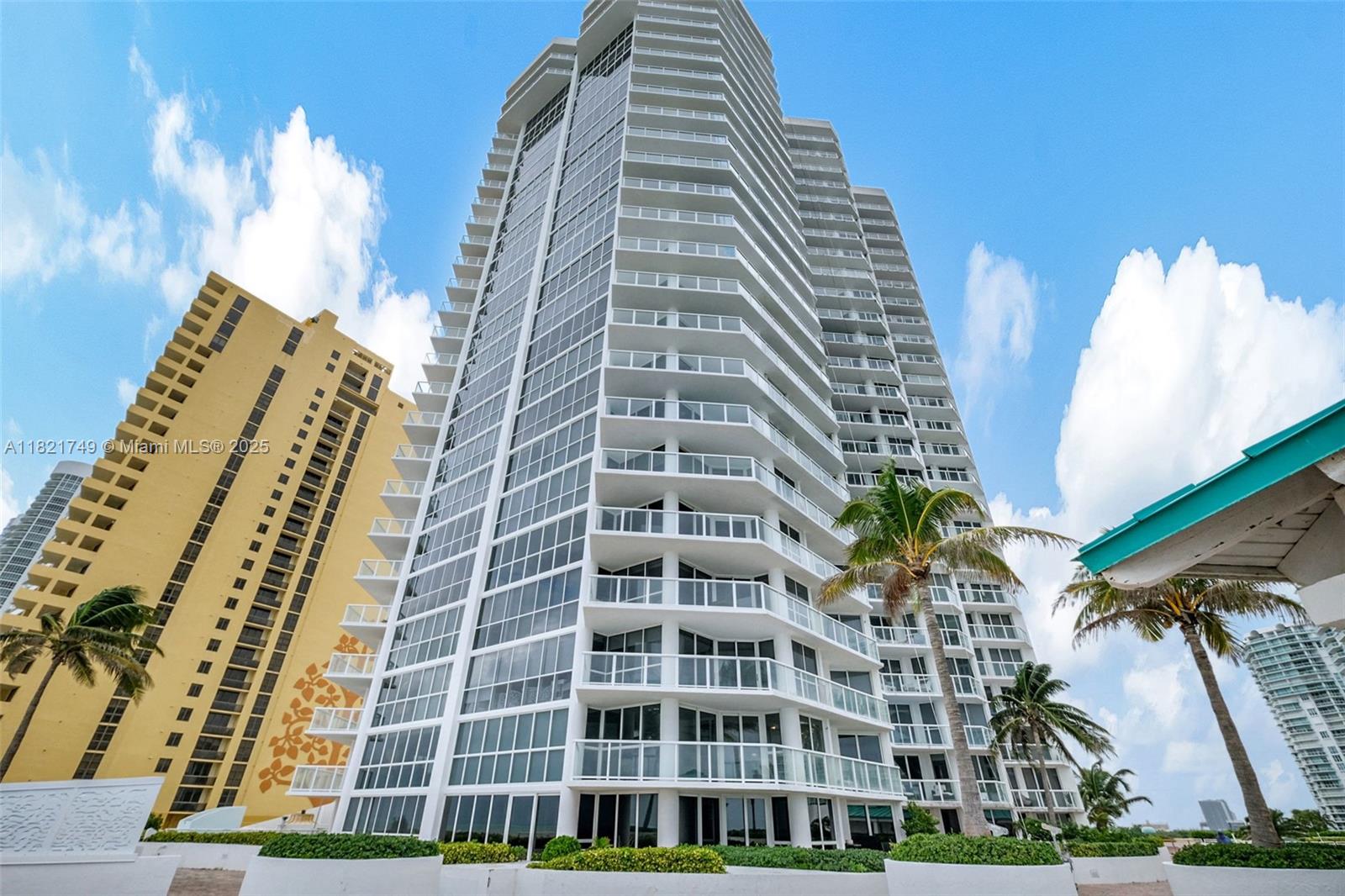 OCEANIA I CONDO - Residential