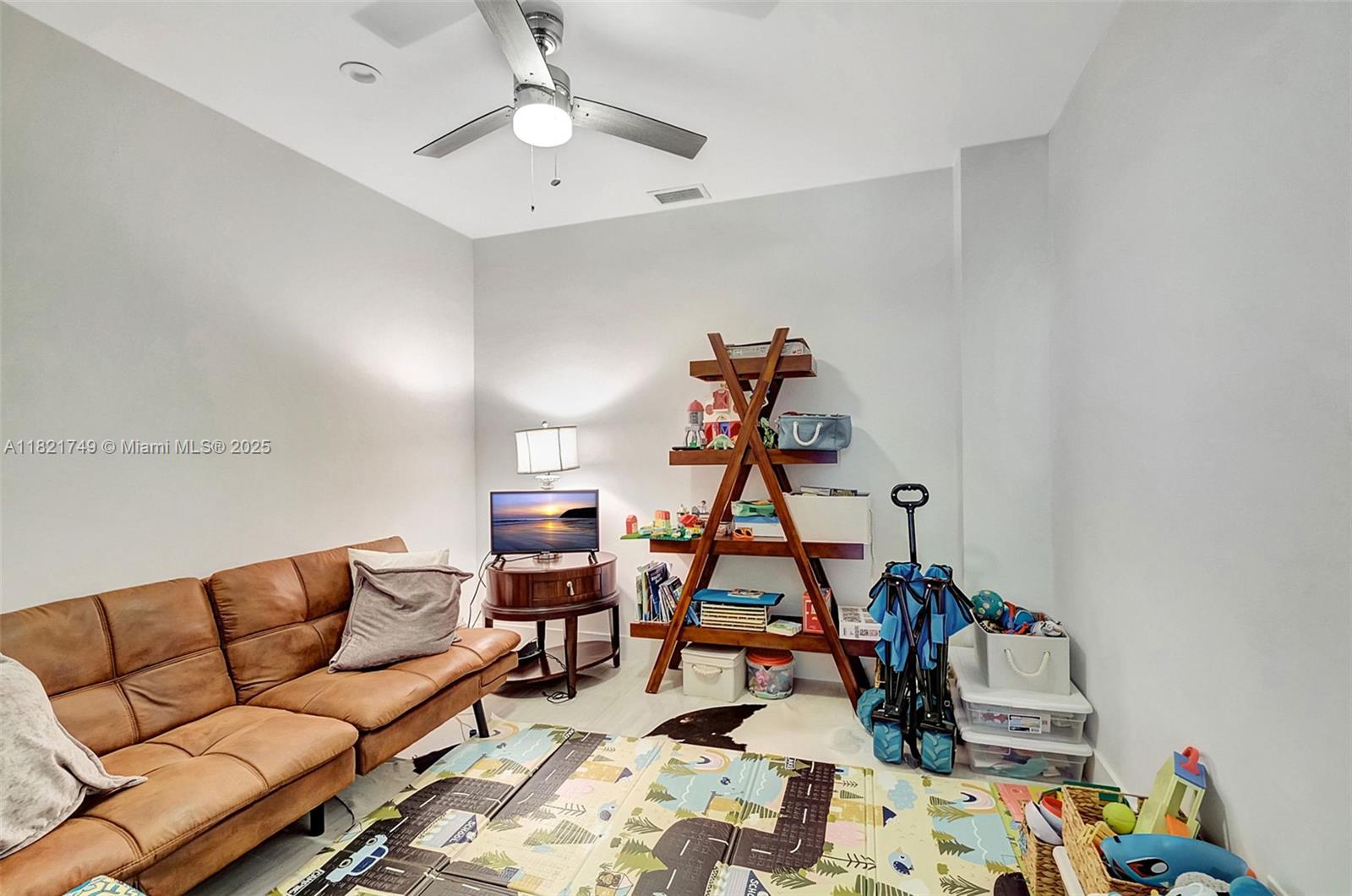 OCEANIA I CONDO - Residential