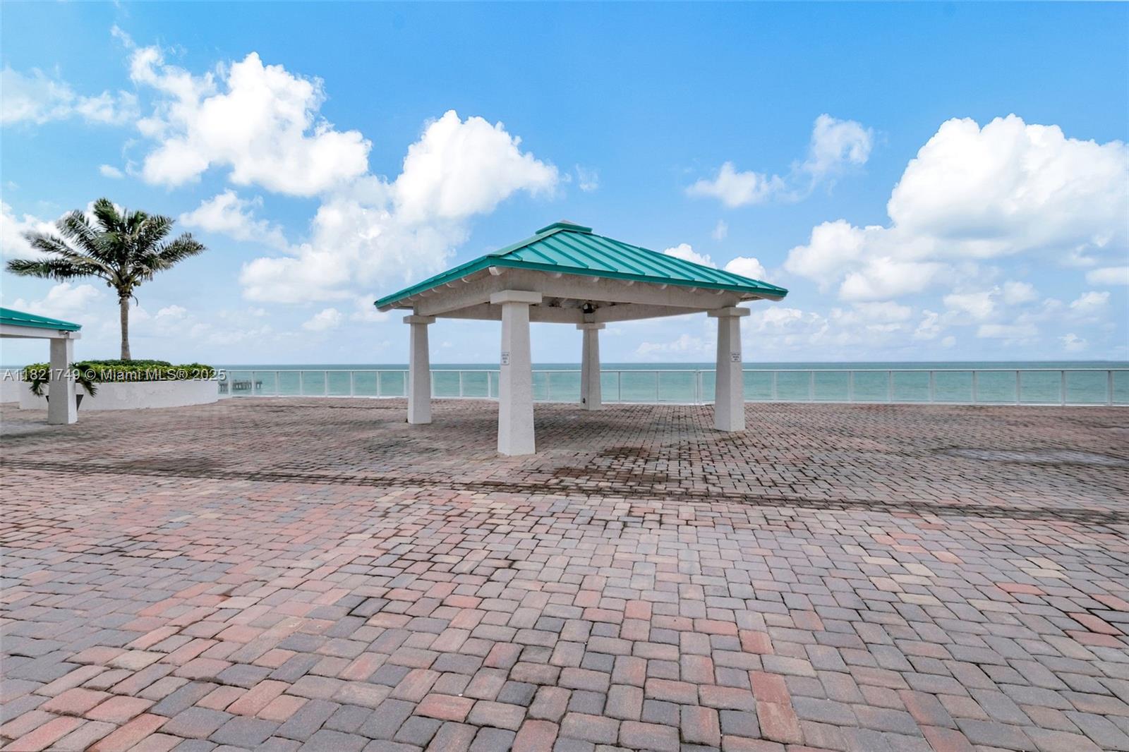 OCEANIA I CONDO - Residential