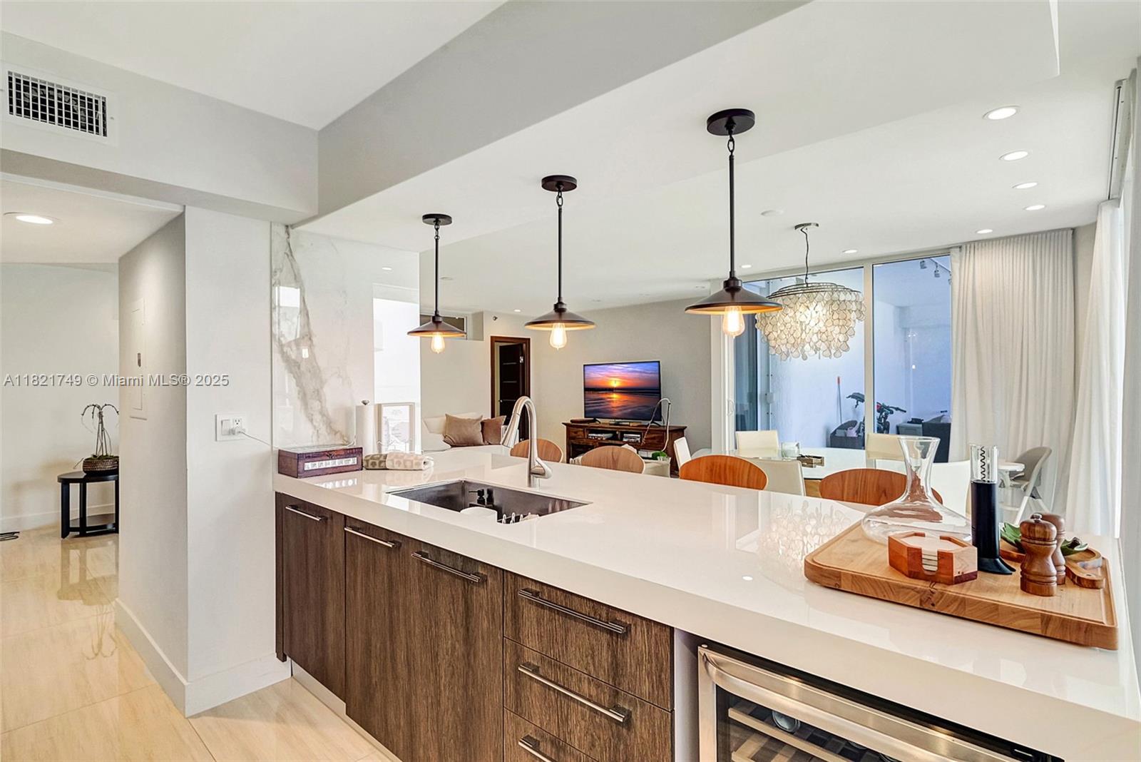 OCEANIA I CONDO - Residential