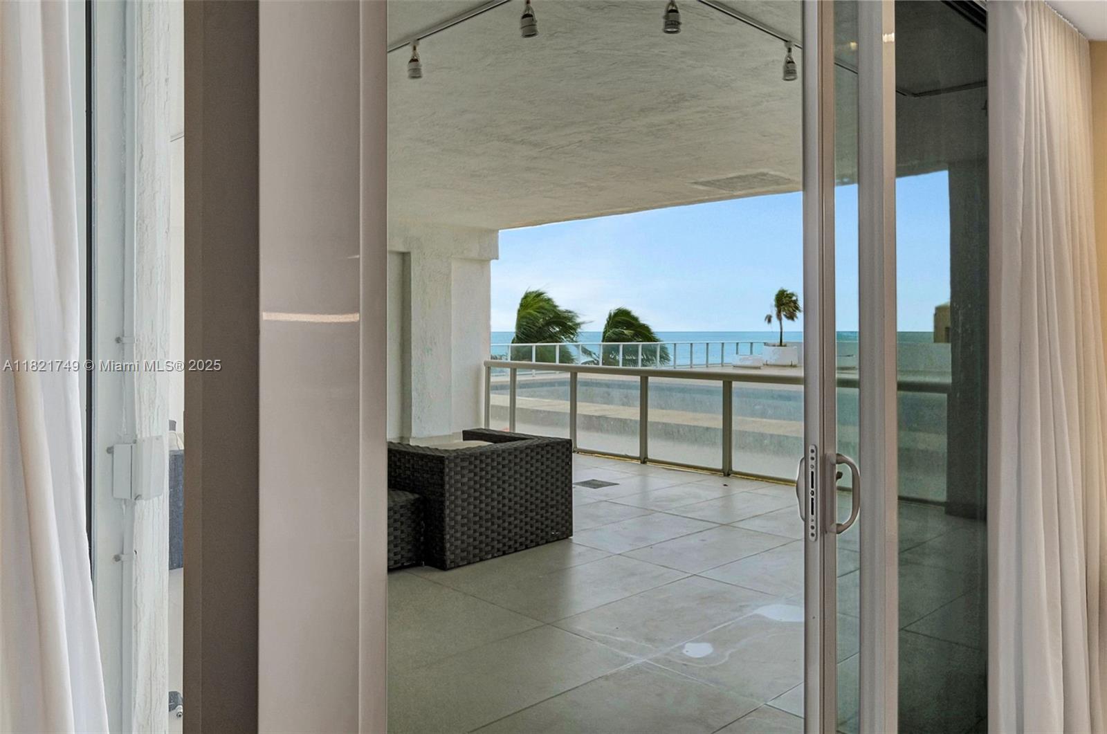 OCEANIA I CONDO - Residential