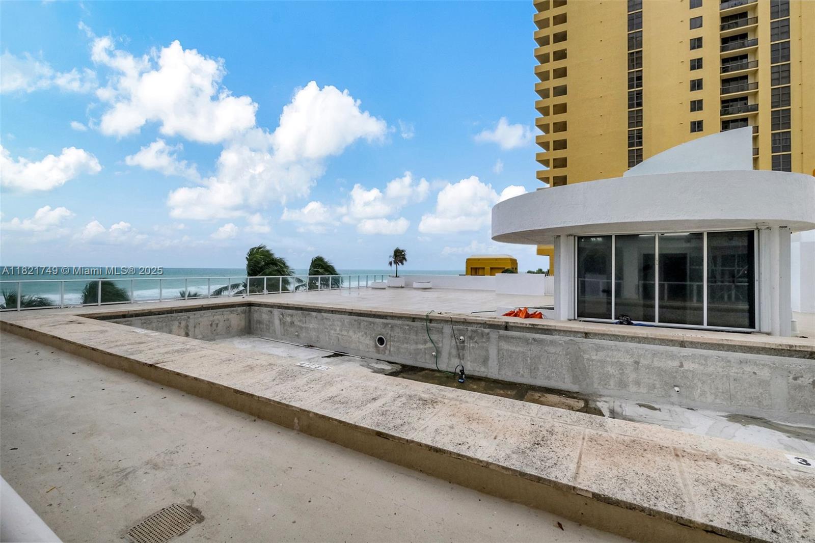 OCEANIA I CONDO - Residential
