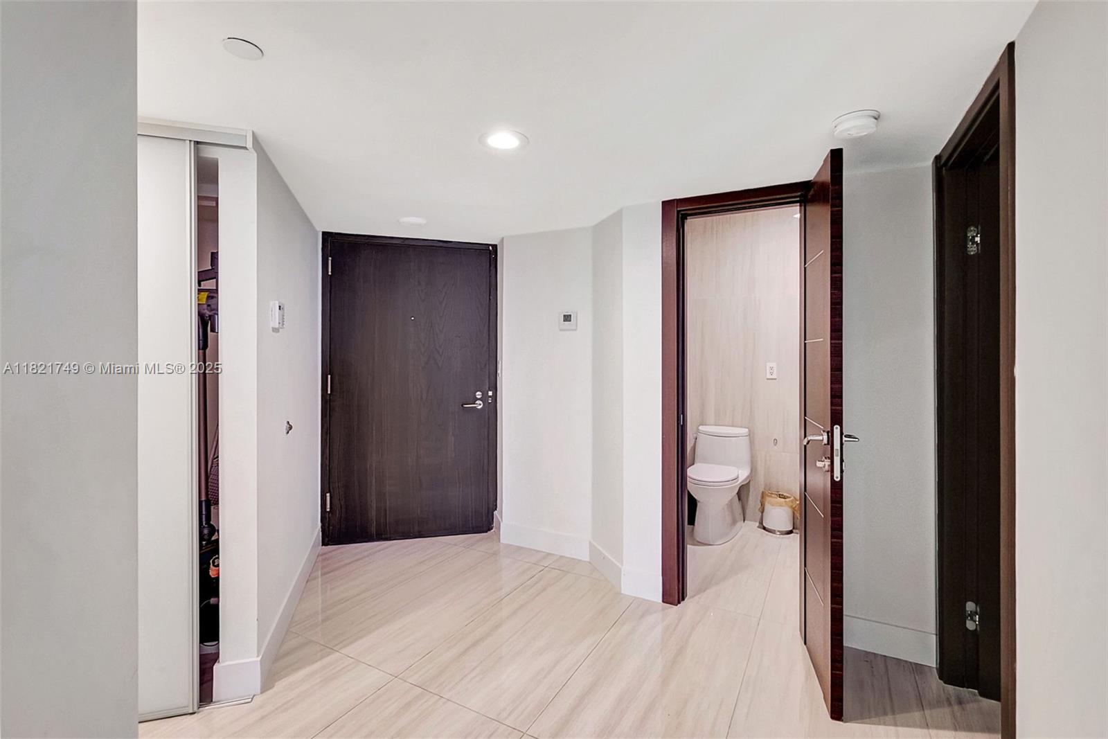 OCEANIA I CONDO - Residential