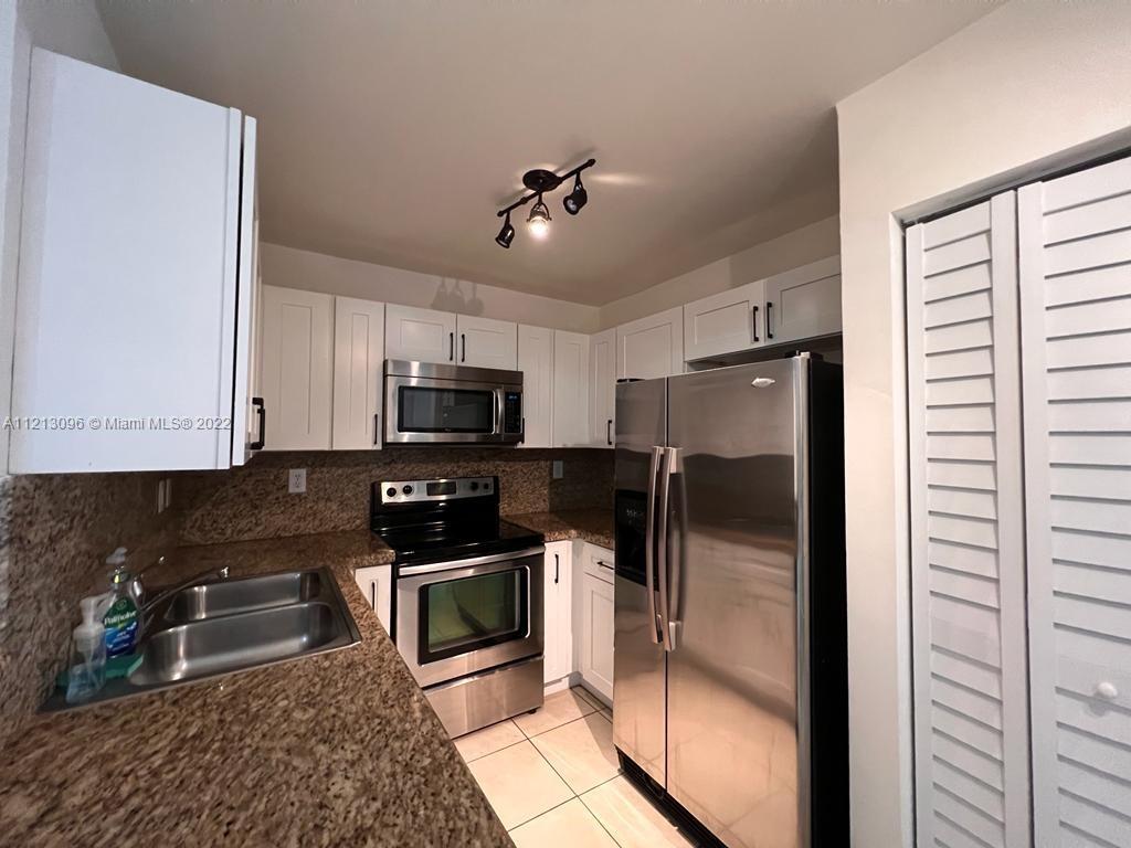 PEMBROKE CAY CONDO - Residential Lease
