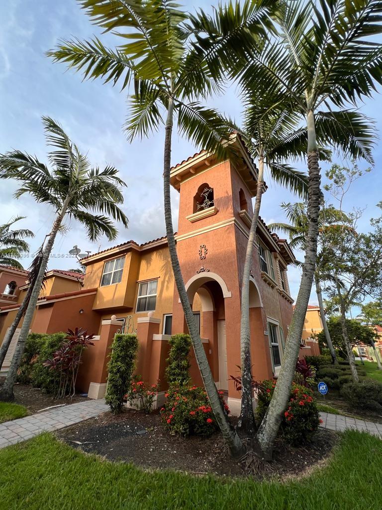 Beautiful townhouse for rent steps away from Pembroke Gardens Mall inside a gated community.   2 story , 3/2.5 corner unit with garden view, modern upgrades,  available for showing 06/03.  Washer / Dryer , stainless steel appliances.  Accesible to 75, between Pines Blvd and Pembroke Road.
