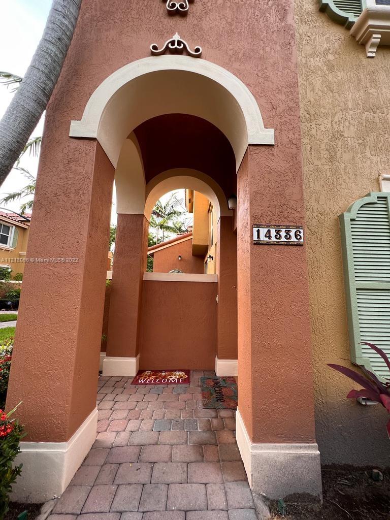 PEMBROKE CAY CONDO - Residential Lease