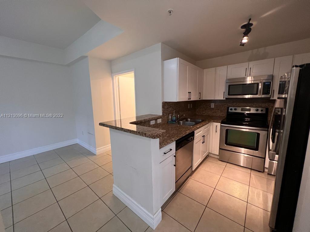 PEMBROKE CAY CONDO - Residential Lease