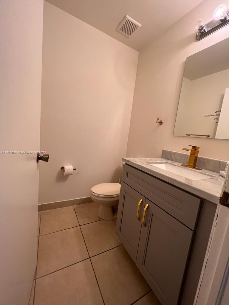 PEMBROKE CAY CONDO - Residential Lease