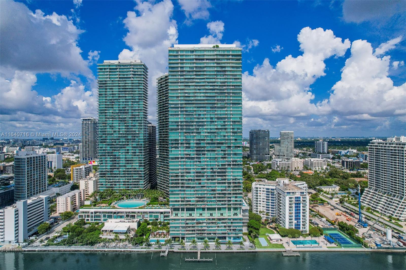 ONE PARAISO CONDO - Residential