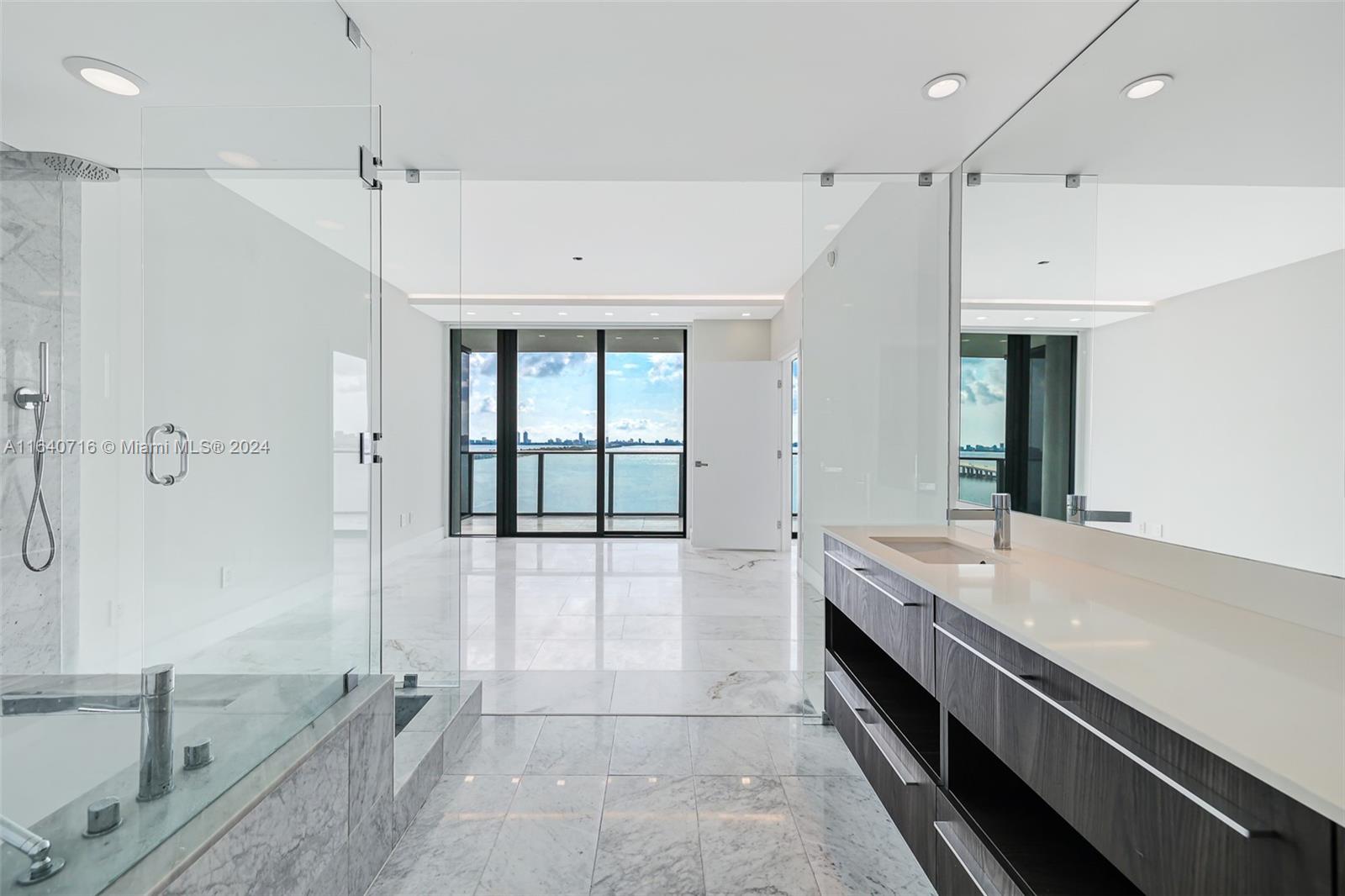 ONE PARAISO CONDO - Residential