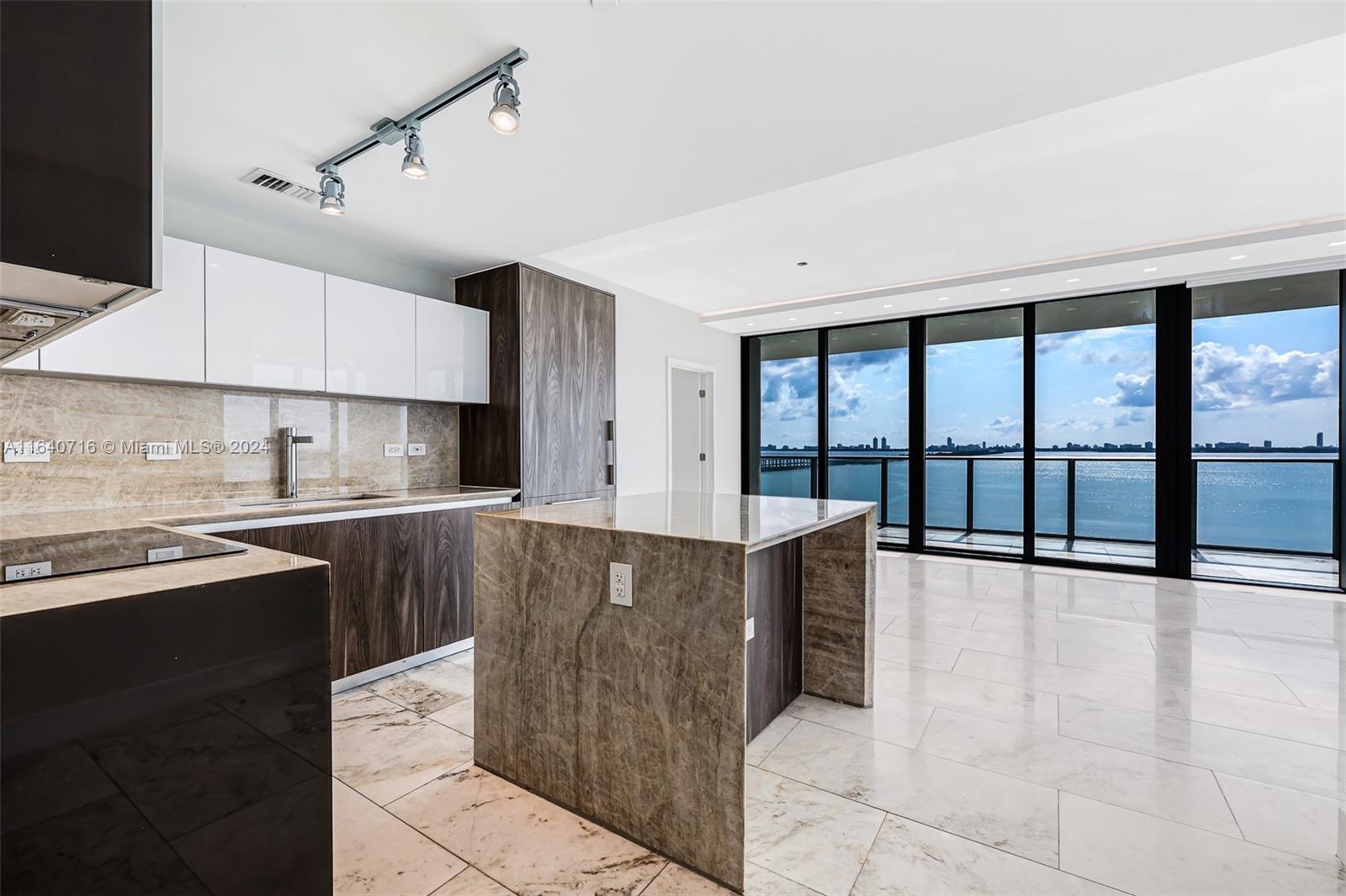 ONE PARAISO CONDO - Residential