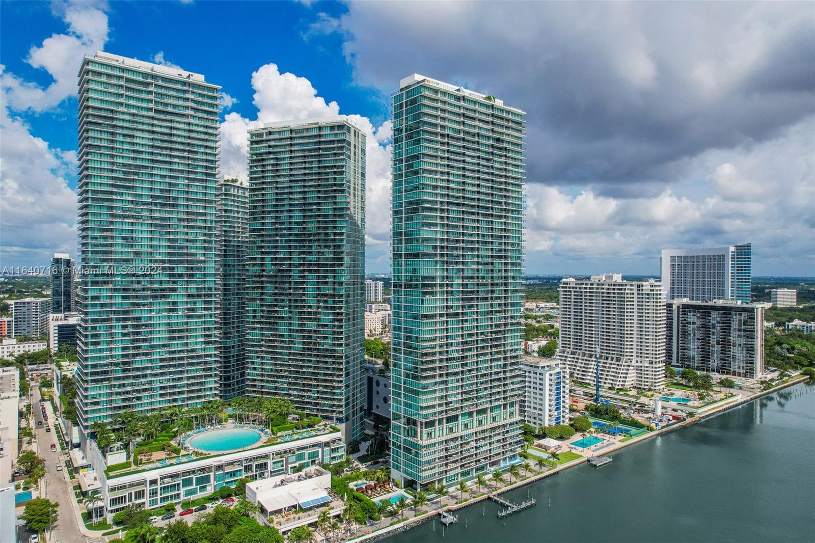 ONE PARAISO CONDO - Residential