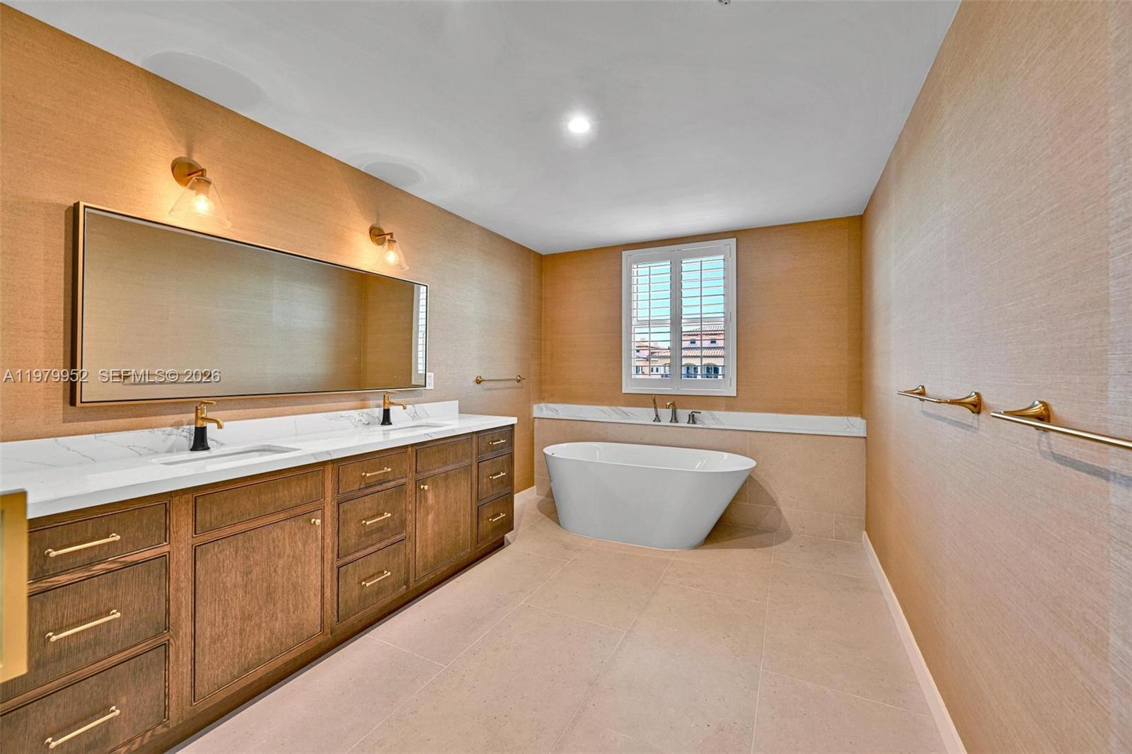 DEERING BAY CONDO II - Residential