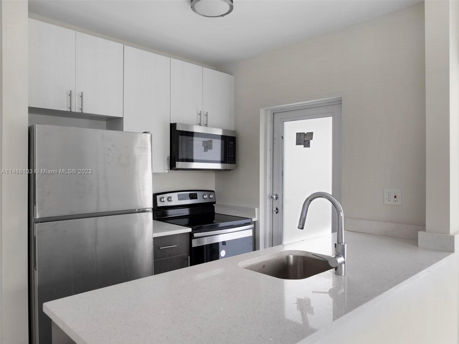 LINCOLN SUB - Residential Lease