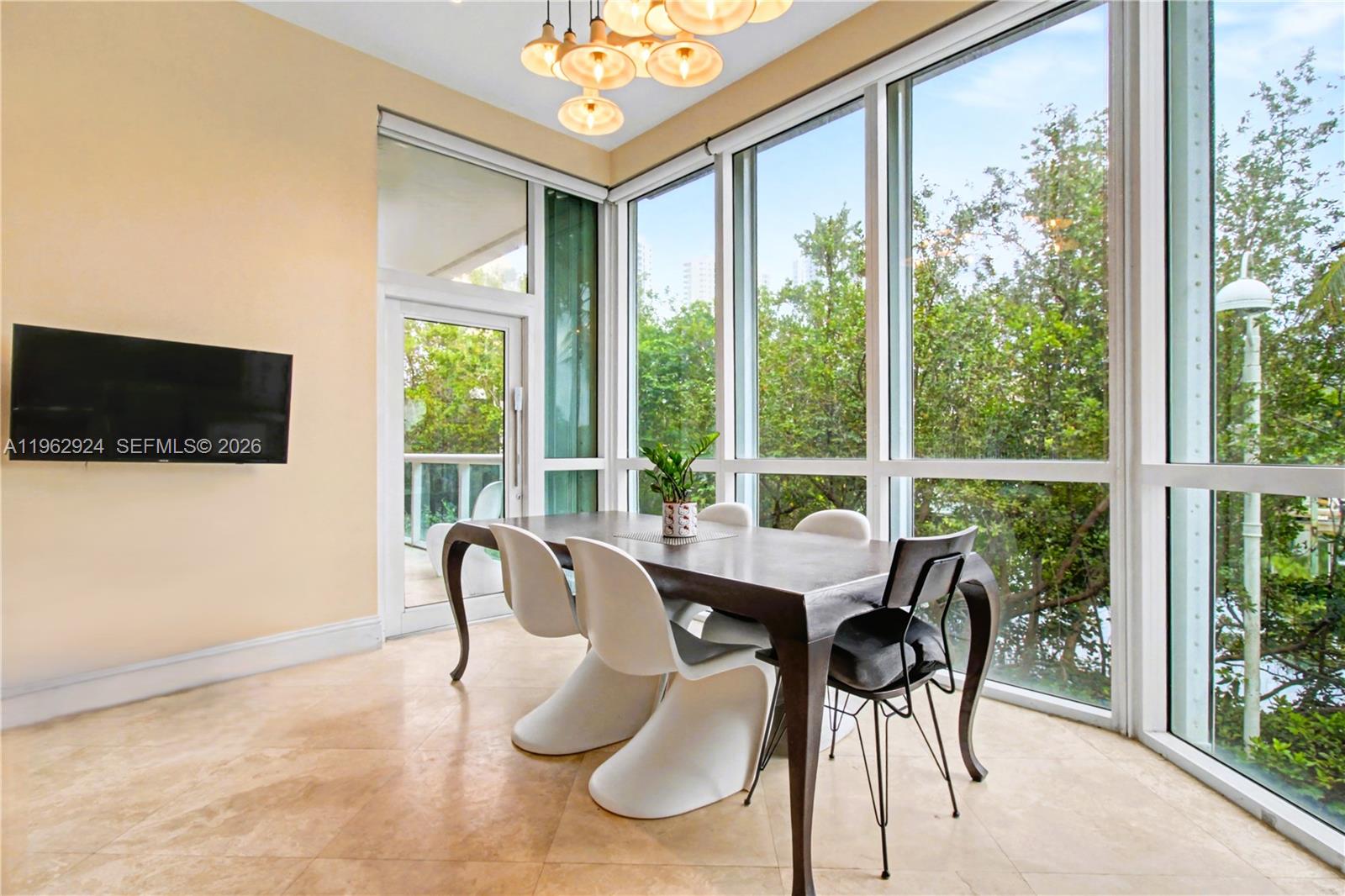 OCEANIA V CONDO - Residential