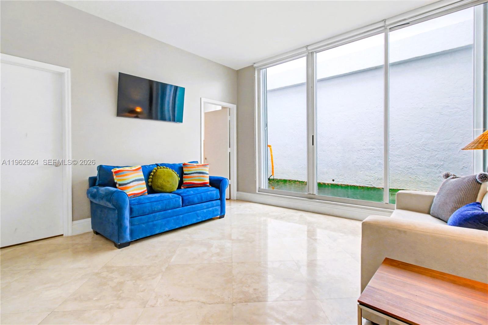 OCEANIA V CONDO - Residential