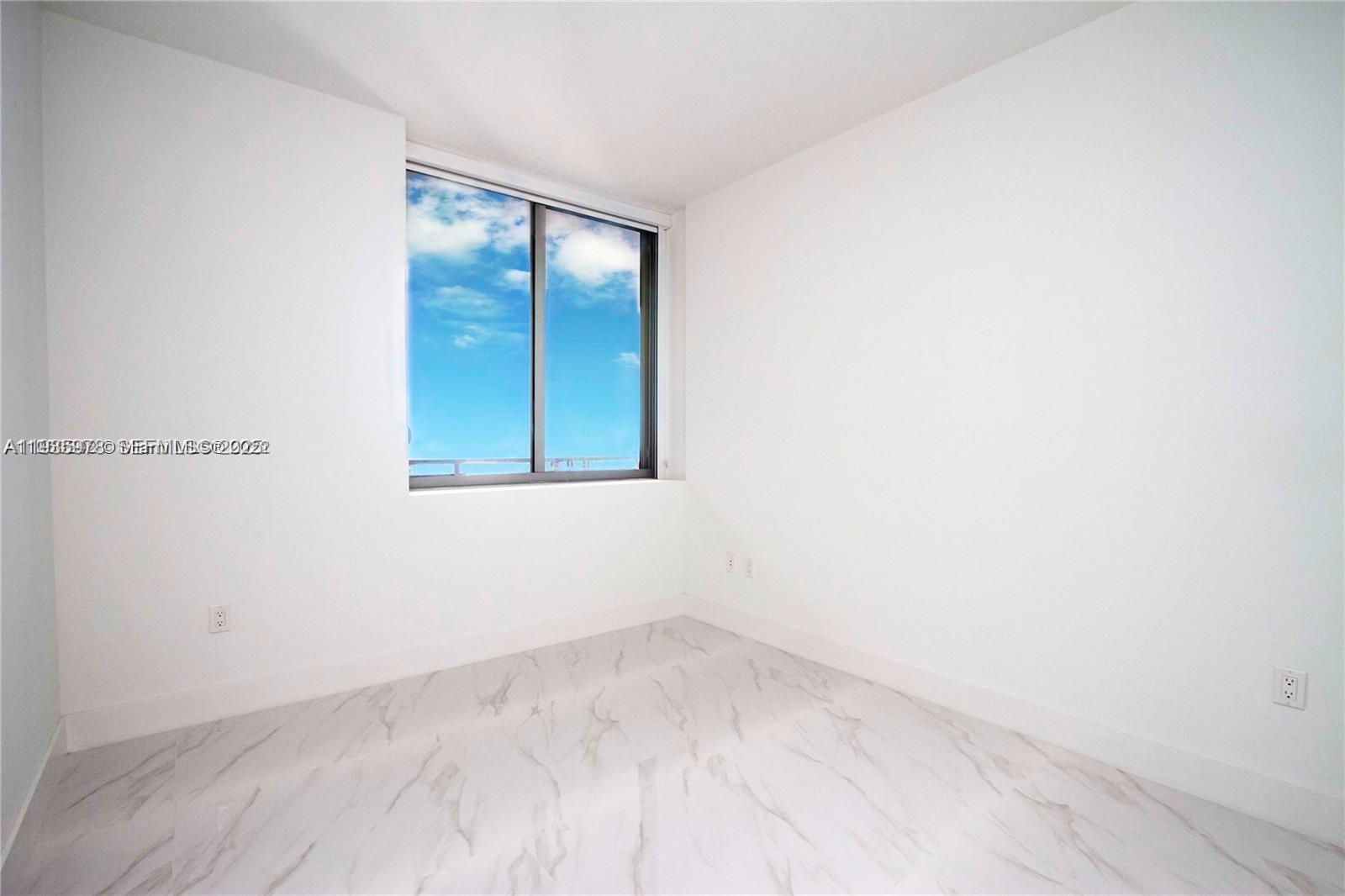 THE HARBOUR SOUTH CONDO - Residential