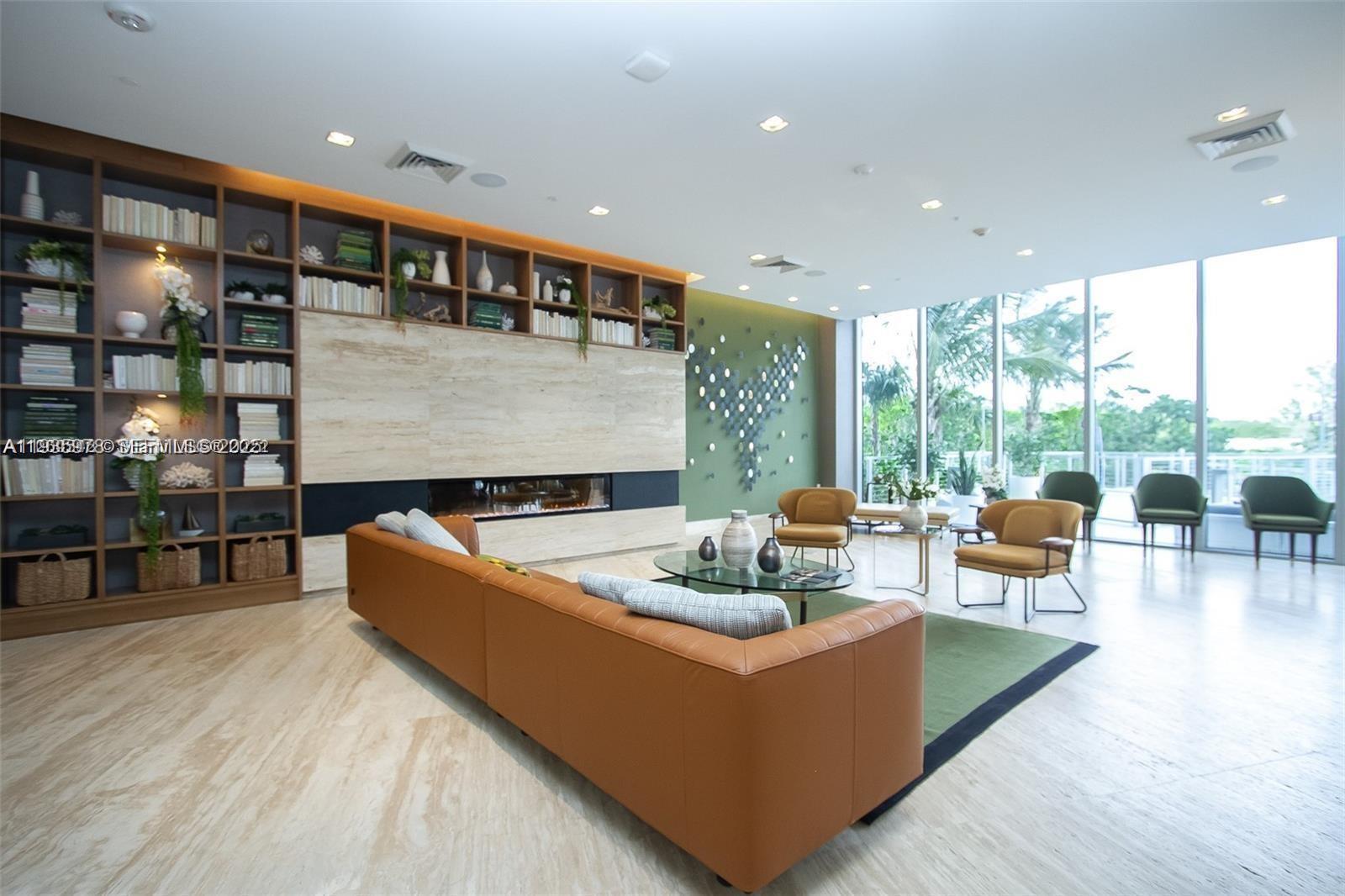 THE HARBOUR SOUTH CONDO - Residential