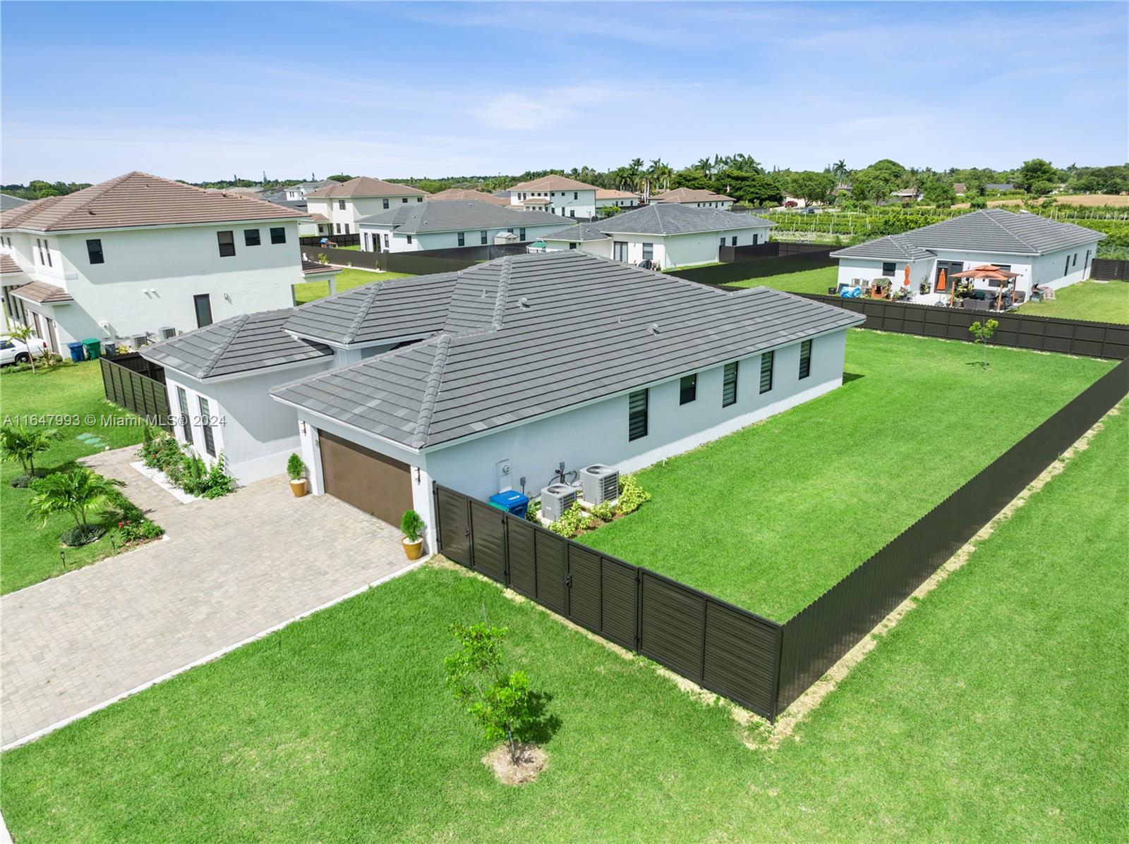 Century Royal Homes - Residential