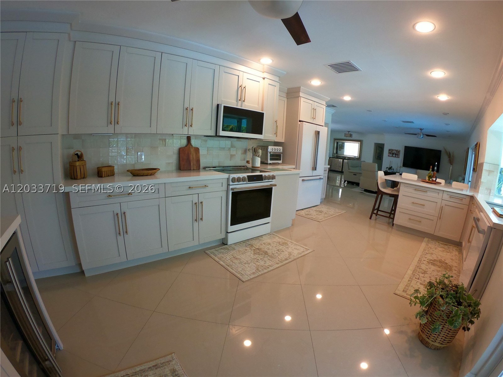 PARIS MANOR WEST - Residential