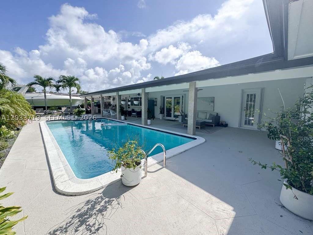 PARIS MANOR WEST - Residential