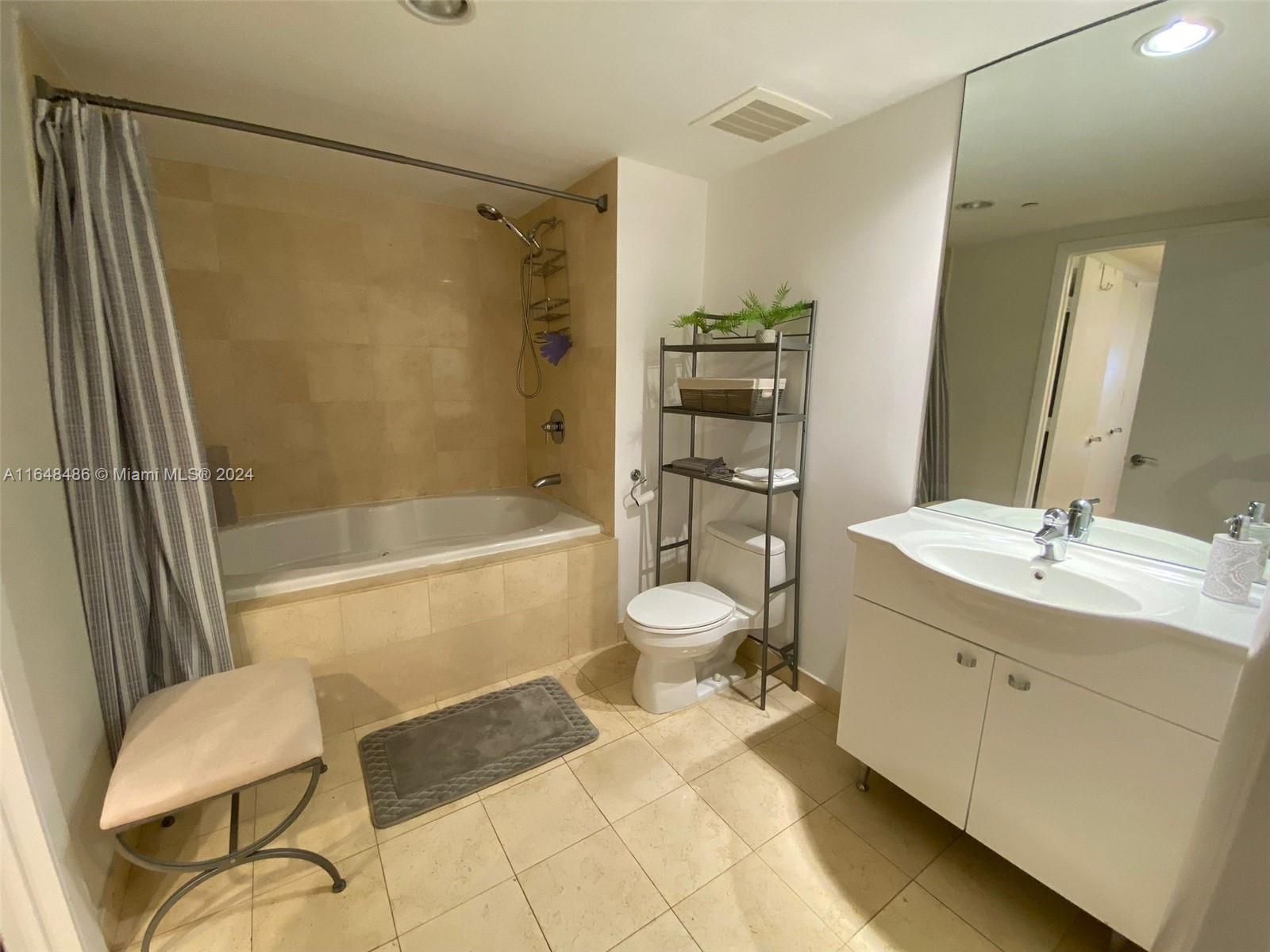 BEACH CLUB CONDO - Residential Lease