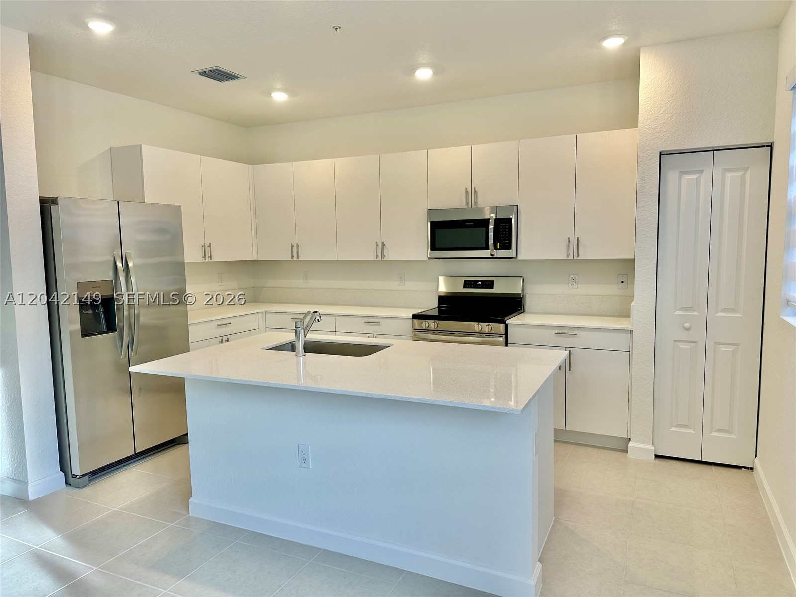 SKYRISE TOWNHOMES - Residential Lease