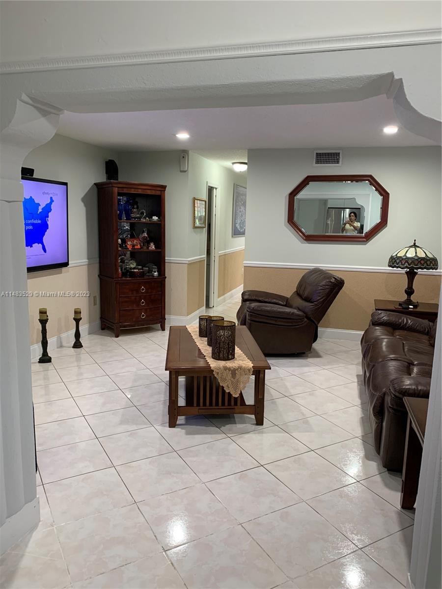 CORANES CONDO - Residential