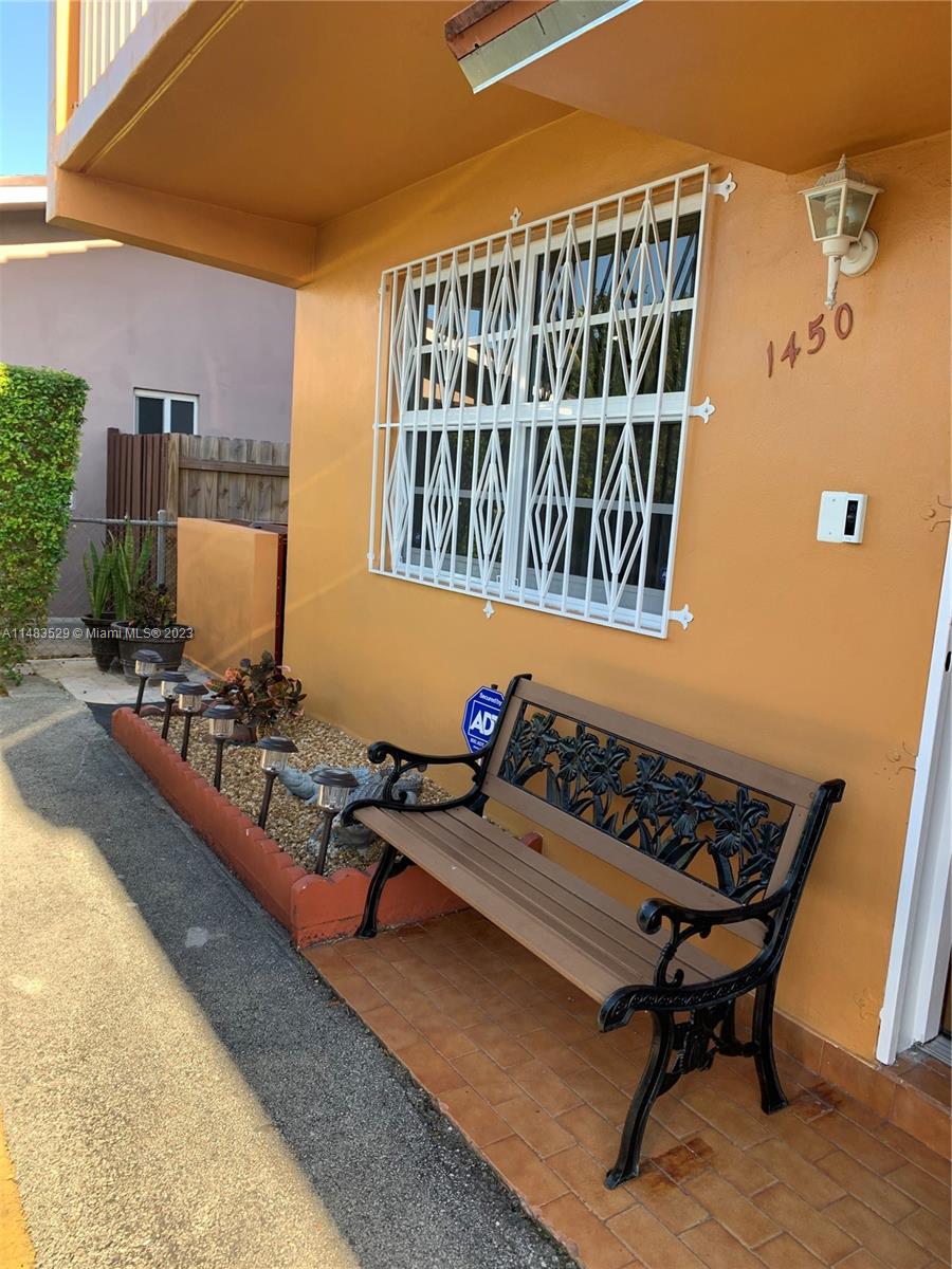CORANES CONDO - Residential