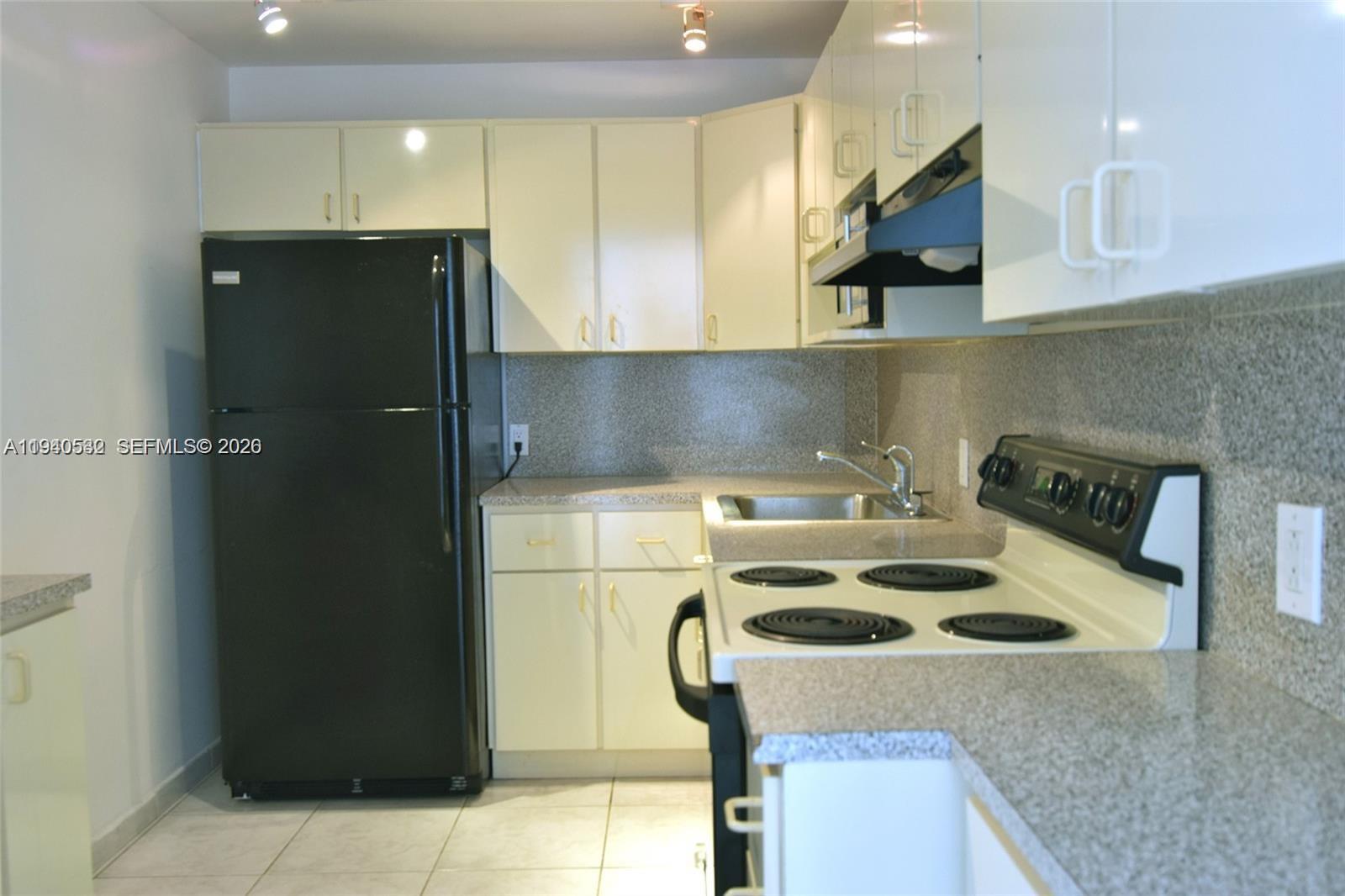 PORT ROYALE CONDO - Residential Lease