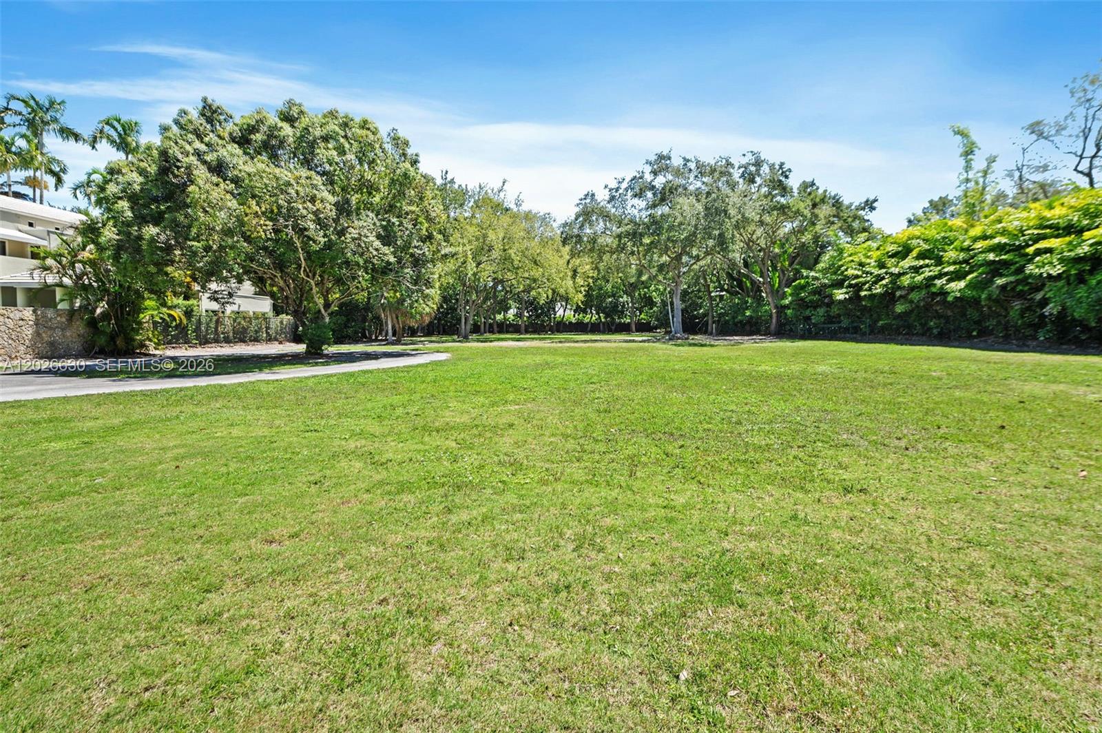 PINE ACRES ESTS - Land